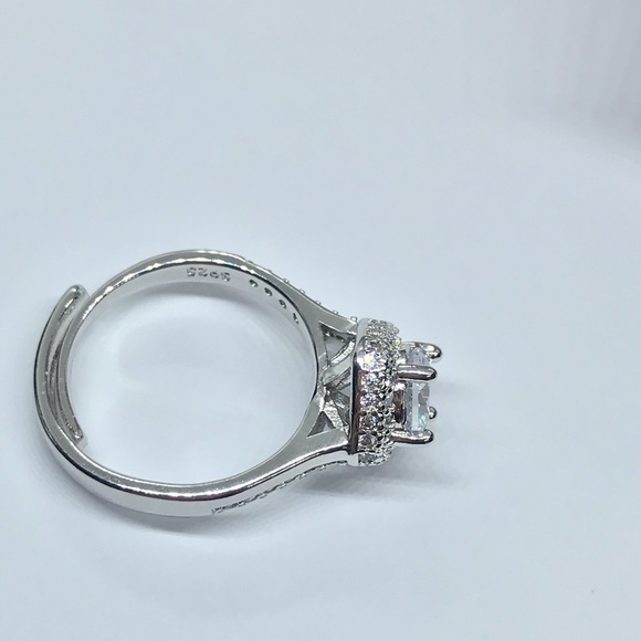 🌟 Sterling Silver Plated Simulated Diamond 💍 Ring - Picture 4 of 5